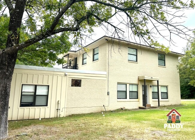 Building Photo - 202 E Arkansas St