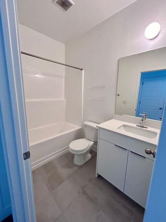 Building Photo - 4 Bedroom 3 Bath Town Home for Rent in AF