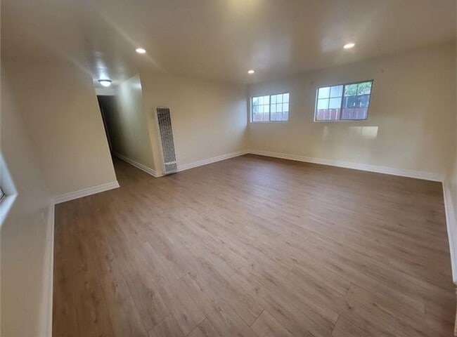 Building Photo - Large home in National City