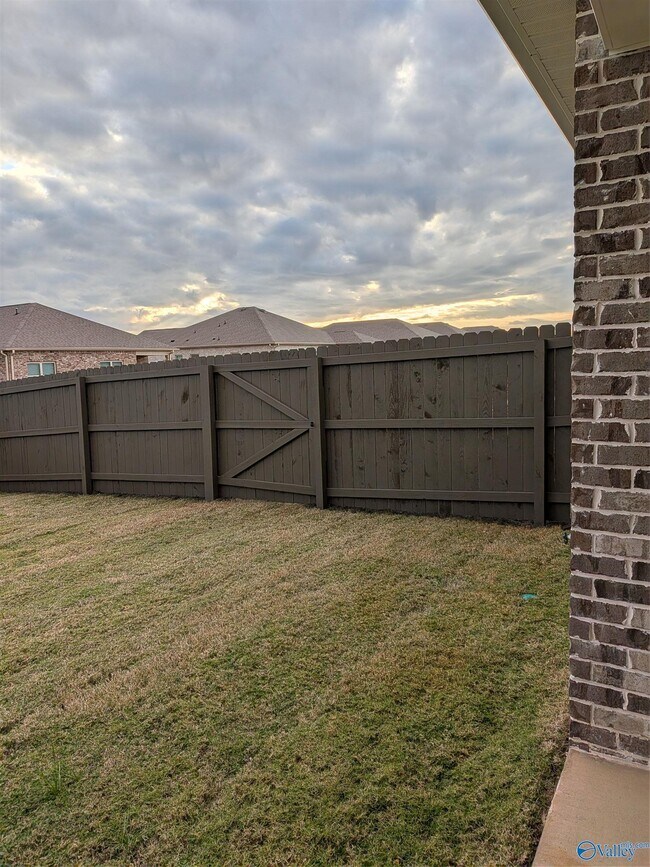 Building Photo - 336 Jackson Pt Cir