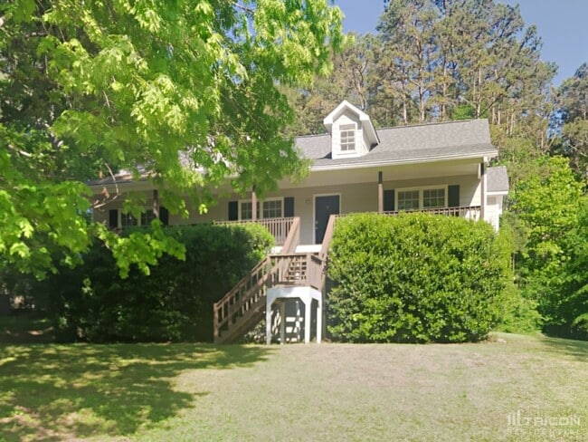 Building Photo - 65 Brentwood Dr