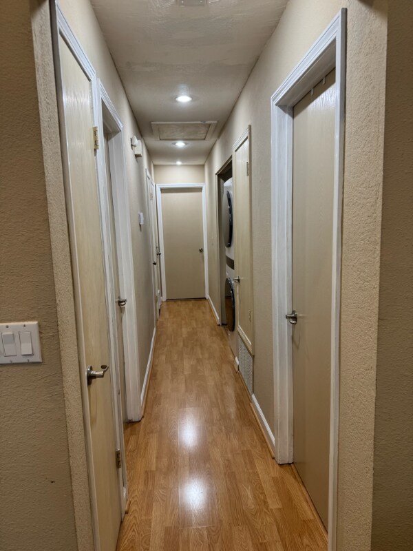 Building Photo - 9410 Aizenberg Cir
