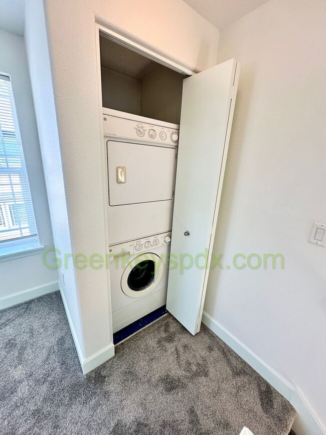 Building Photo - 1-Bedroom Townhouse in St. John's with Bon...