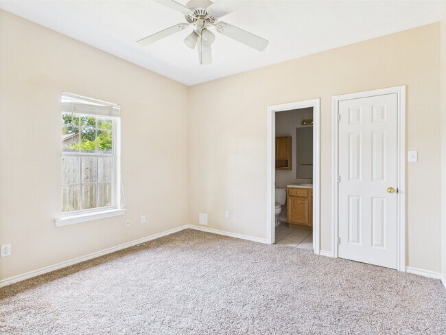 Building Photo - 612 Townplace Dr