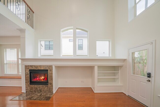 Building Photo - 1415 Sue Barnett Dr