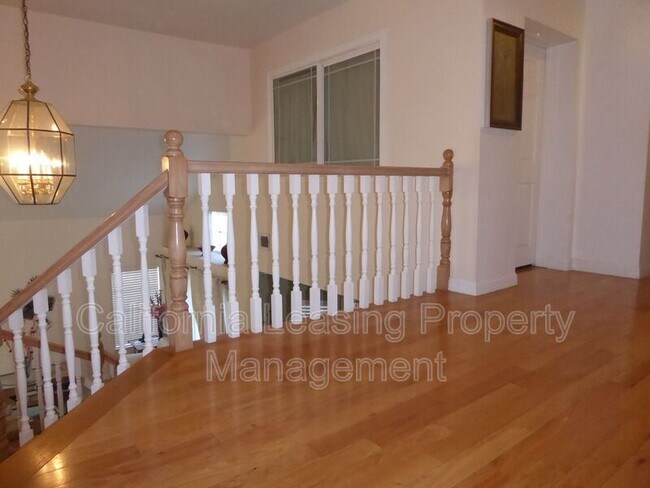 Building Photo - 28603 Heather Ln