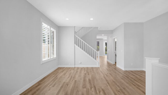 Building Photo - 183 Kingswood