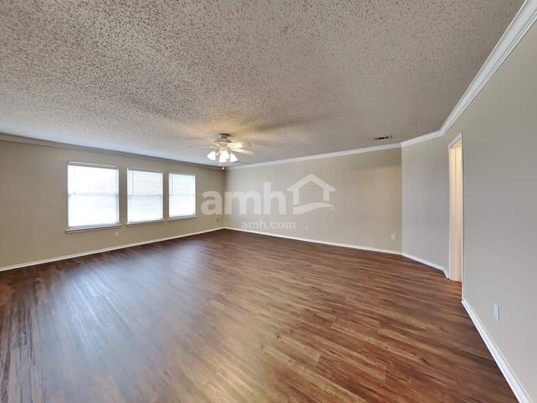 Building Photo - 8605 Arcadia Park Dr