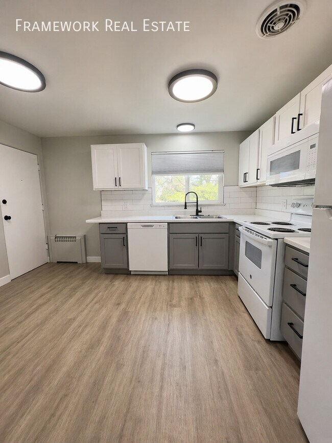 Building Photo - 1685 Reed St