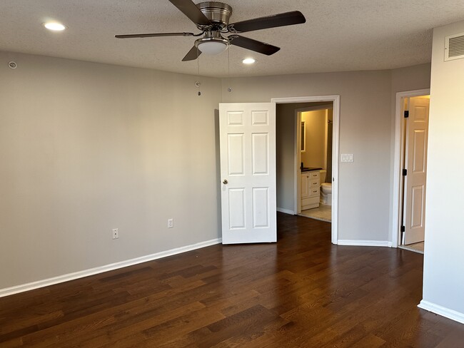 Master Bedroom - 13 Newburgh Dr