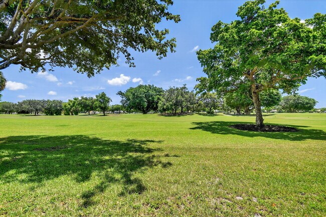 Building Photo - 11570 Briarwood Cir