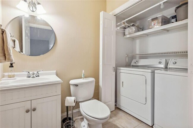 Building Photo - 102 Holcomb Ferry Rd