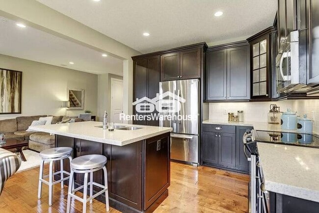 Building Photo - Executive Townhome in Stonemills Community...