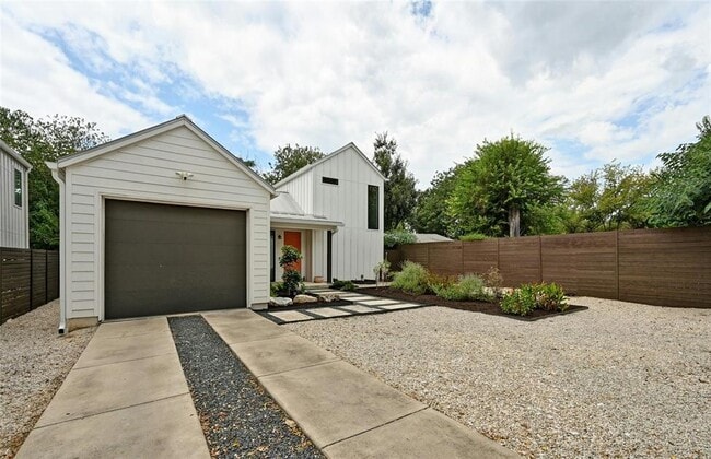 Building Photo - 4416 Gillis St