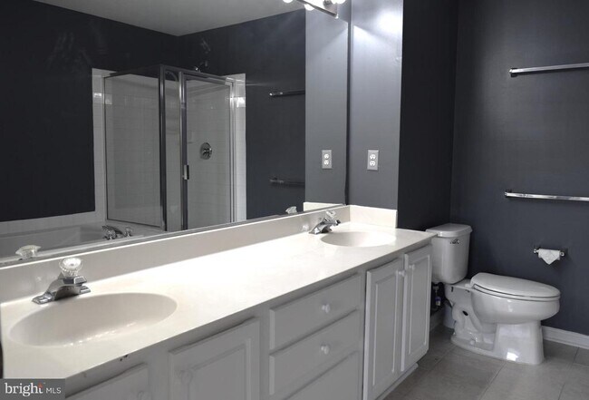 Building Photo - 43768 Virginia Manor Terrace