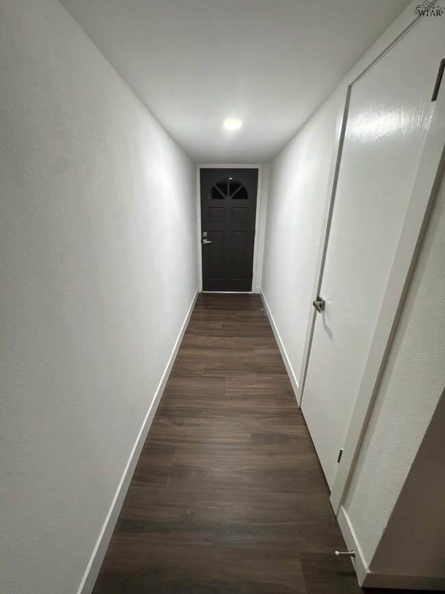 Building Photo - 4126 Lenore Dr