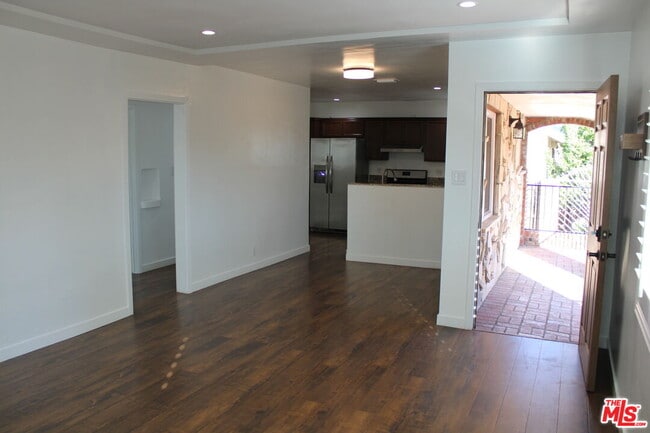 Building Photo - 12318 San Fernando Rd