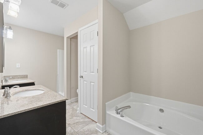 Building Photo - 2753 Allyn Dr NW