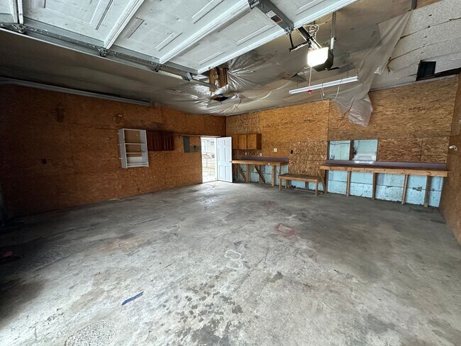 Building Photo - Stone Fortress Plaza Holdings, LLC