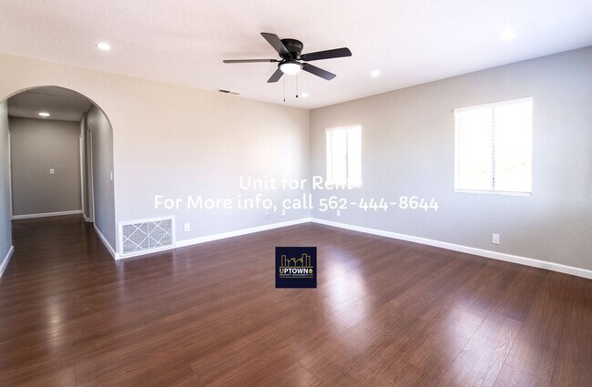Building Photo - House - 3 Bedrooms / 1 Bath - La Puente