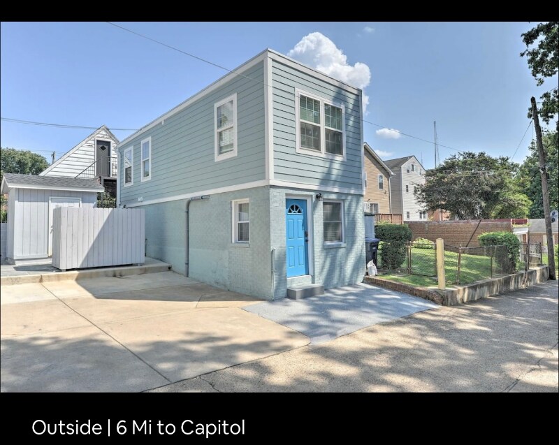 Building Photo - 1304 Van Buren St NW
