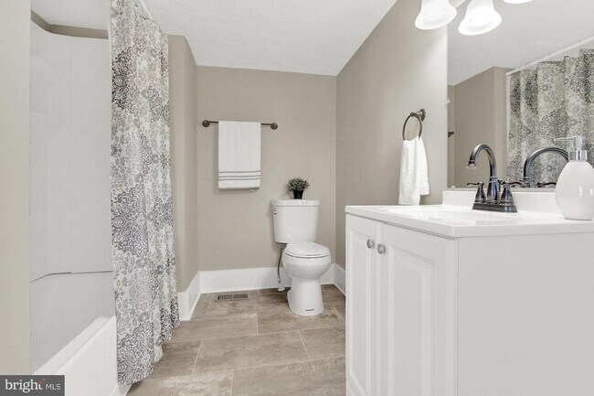 Building Photo - Charming 2 Bedroom, 1 Bath Single Family Home in Northeastern School District!!