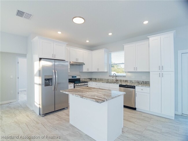 Building Photo - 1456 Kyra Ave