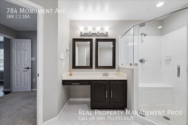 Building Photo - 784 Monument Ave