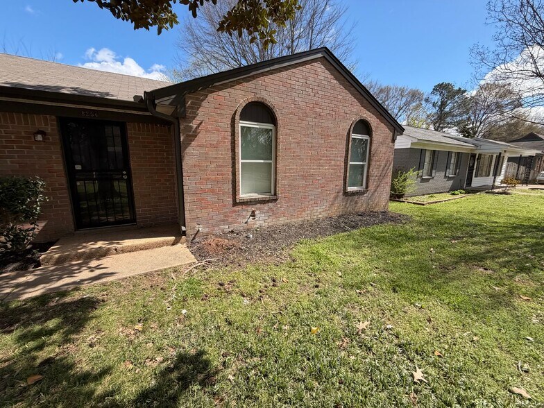 Building Photo - Welcome to your new home in Southaven, MS!