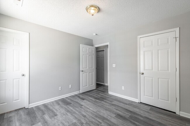 Building Photo - 4 bedroom 2 bath in the Southside (Mill Town)
