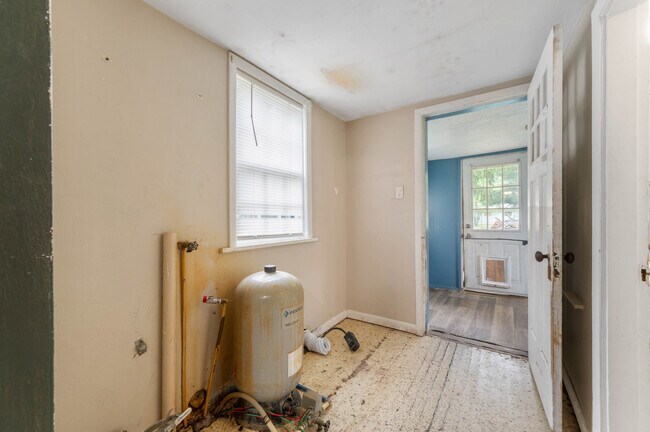 Building Photo - 2520 S Andrews Rd