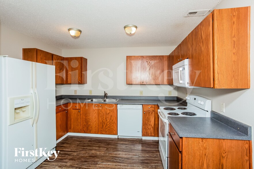 Building Photo - 12205 Lindley Dr