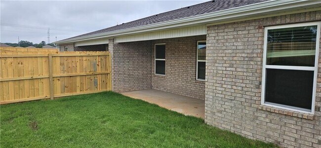 Building Photo - 627 NW 68th Ave