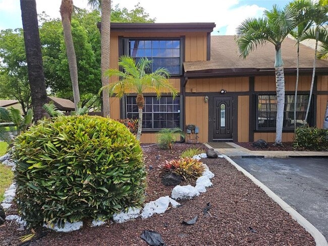 Building Photo - 10191 Oleander Ct