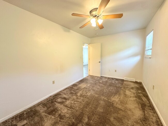 Building Photo - 6349 Leechburg Rd