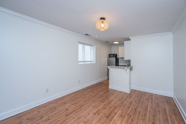 Building Photo - Historic Charm Meets Downtown Energy on Ki...