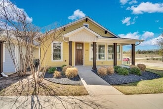 Building Photo - 500 Woodside Trl