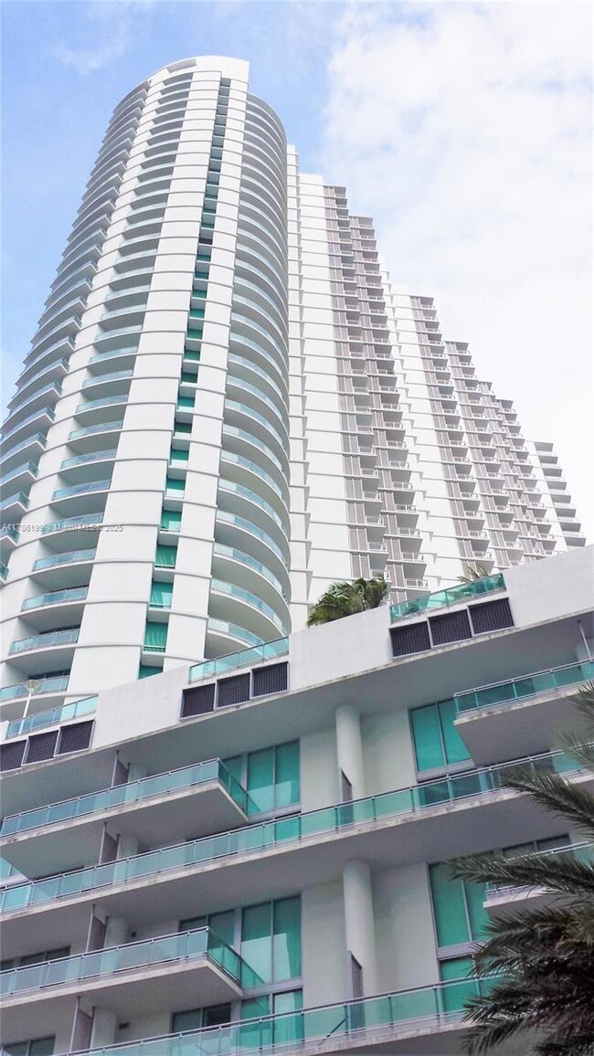 Building Photo - 350 S Miami Ave