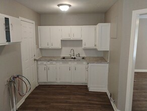 Building Photo - 163 Hubbard
