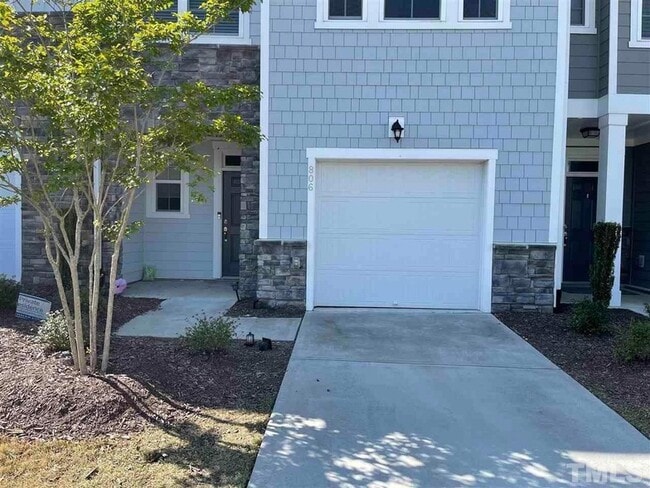 Building Photo - 806 Bristol Bridge Dr