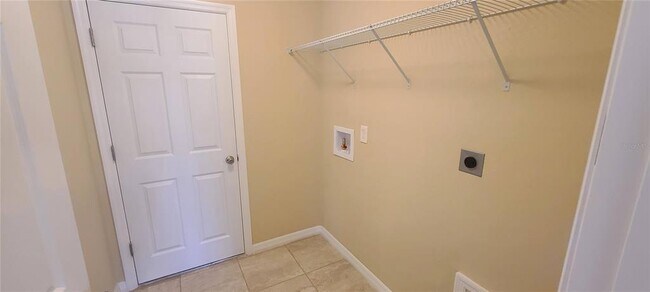 Building Photo - 3858 SW 133rd Loop