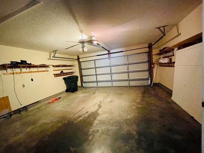 Building Photo - Fenced in Yard AND shed! ADORABLE 3 Bedroom Home with Garage - GREAT Conway location!