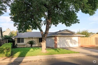 Building Photo - Single story home located in Sonoma Elemen...