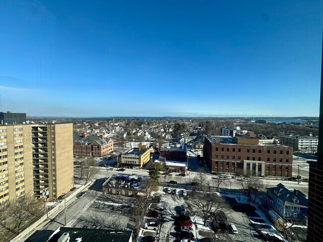 Building Photo - 77 Adams St