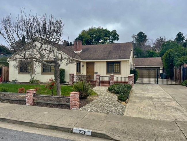 Building Photo - Indoor/outdoor living, spacious 4/2 on a quiet street in Mills Estates