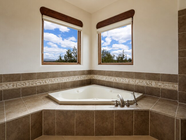 Building Photo - 61 Paseo Del Antilope