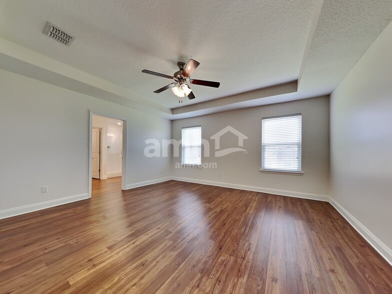 Building Photo - 3312 Roundabout Dr