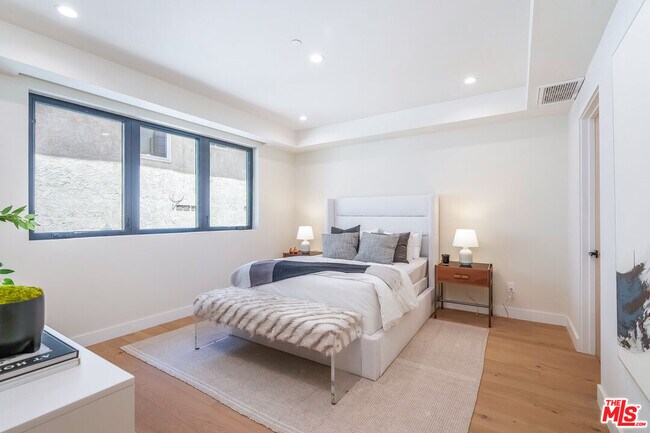 Building Photo - 11653 Missouri Ave