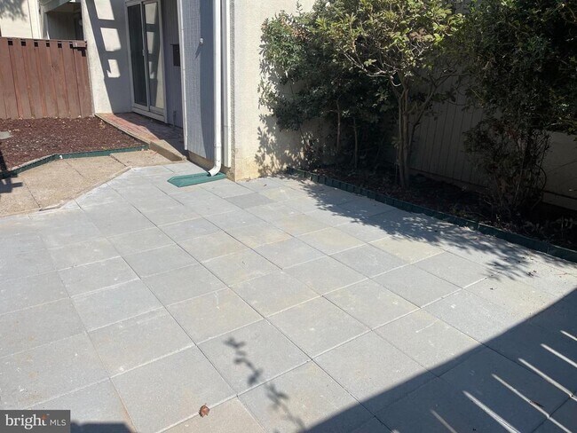 Building Photo - 2232 Southgate Square