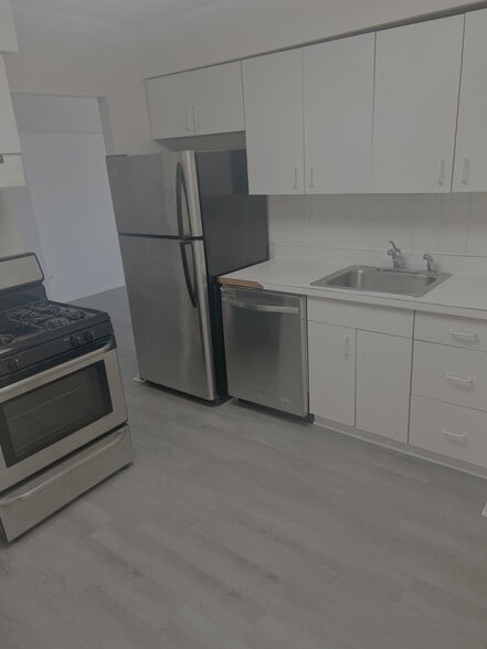 Building Photo - 9009 Golf Rd